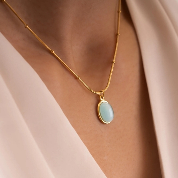 Elegant Stsinless Steel Gold Necklace with Blue Pendant - Picture 5 of 6